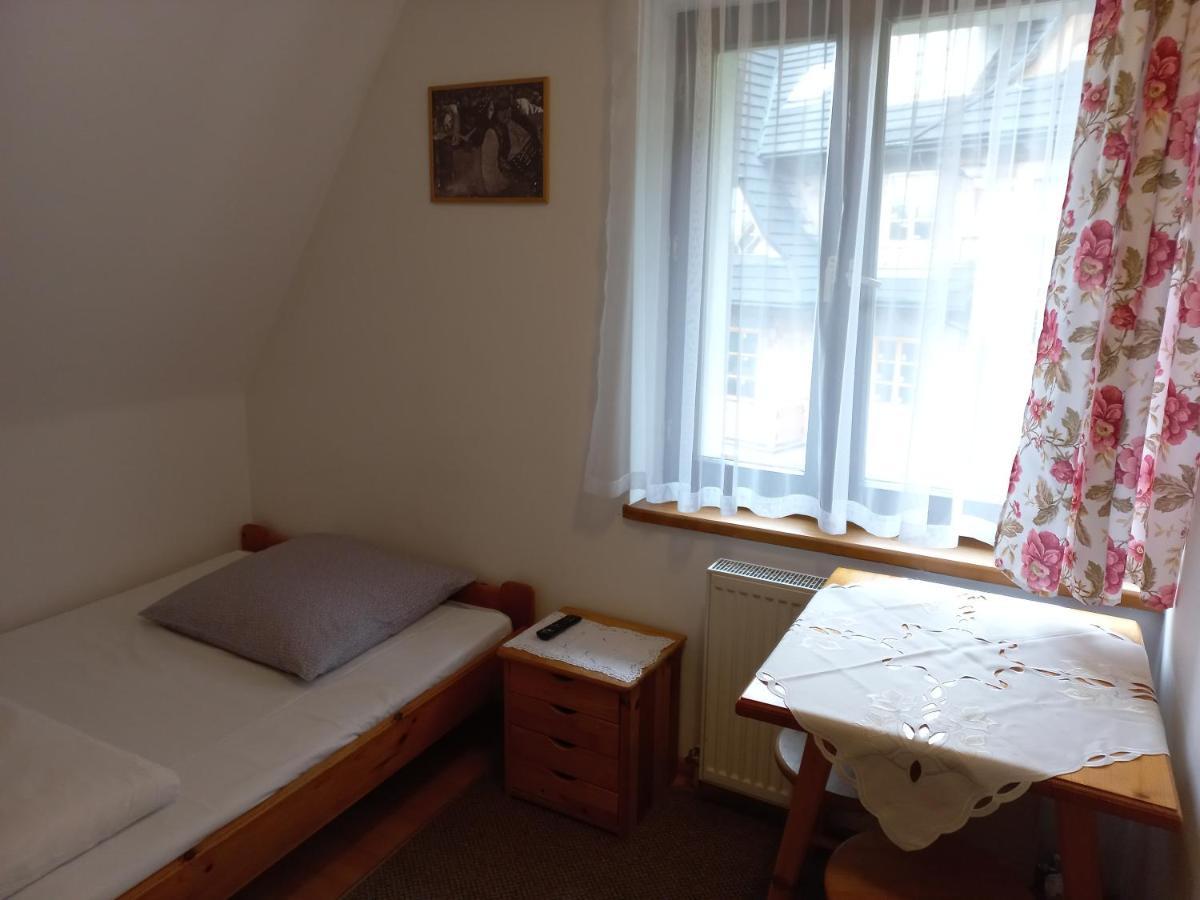 Domek U Gasienicow 2- Pokoje Goscinne Zakopane Exterior foto